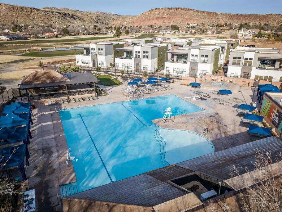 Villa 18 - 4 Bedroom! Year Round Heated Pool & Hot Tub! Games! Golf! Tennis! سانت جورج المظهر الخارجي الصورة